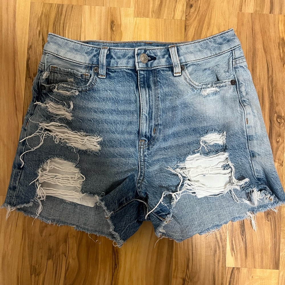 American Eagle mom short